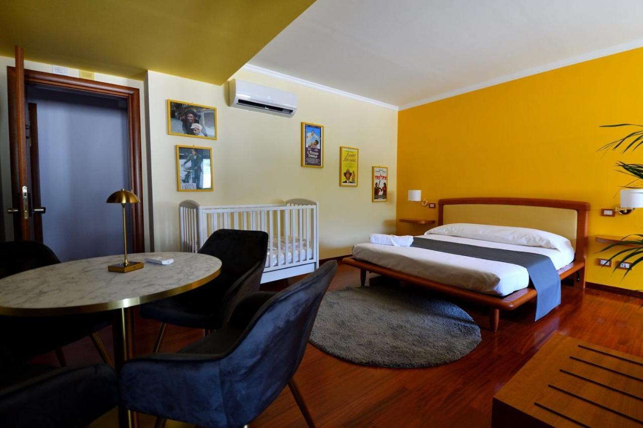 Bed and Breakfast Le Cinema Formia Exteriér fotografie