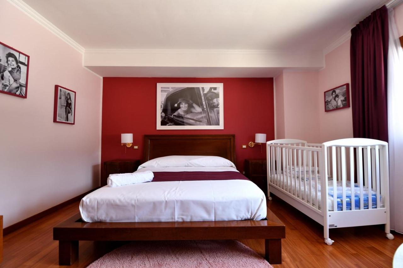 Bed and Breakfast Le Cinema Formia Exteriér fotografie
