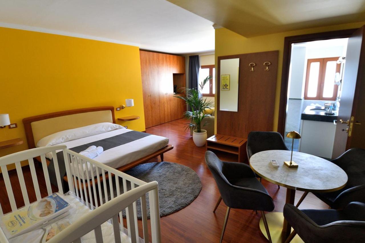 Bed and Breakfast Le Cinema Formia Exteriér fotografie