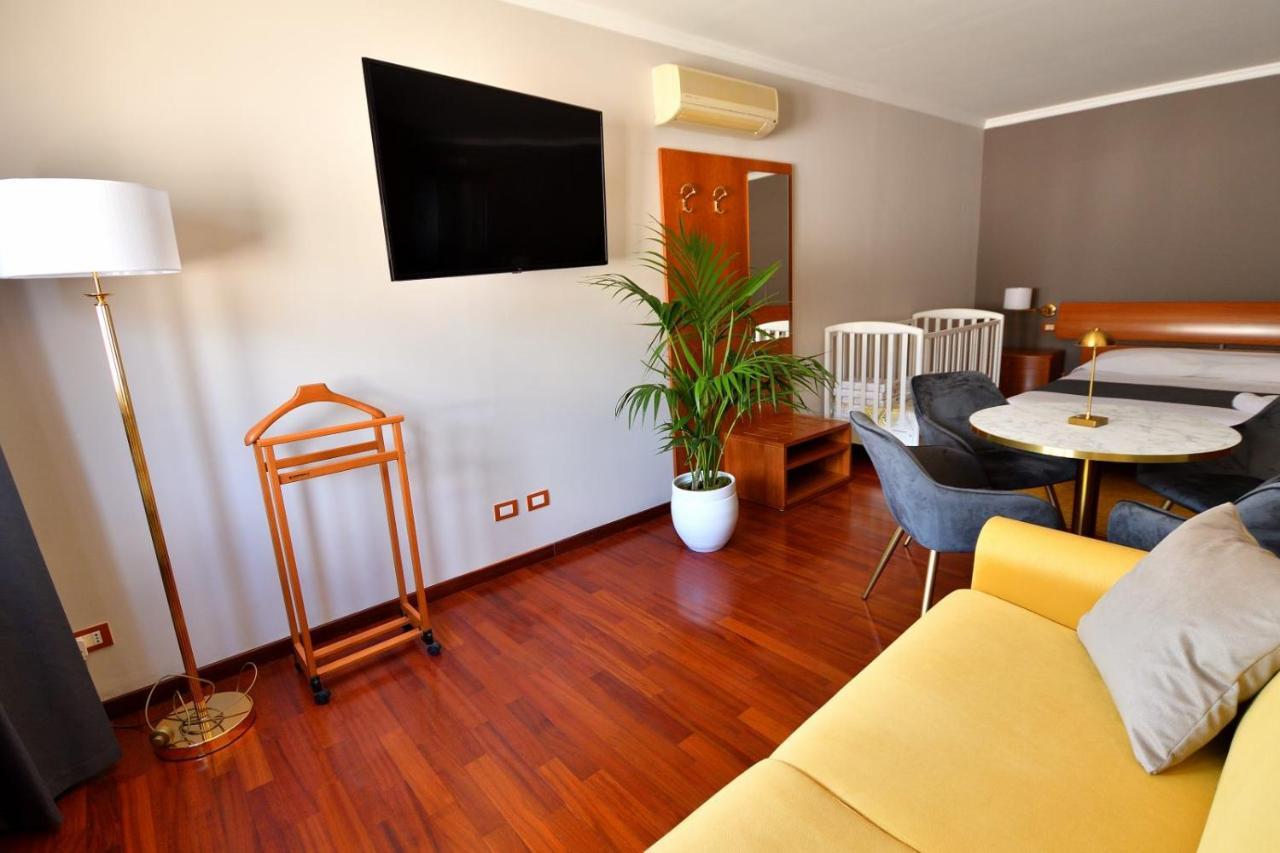 Bed and Breakfast Le Cinema Formia Exteriér fotografie